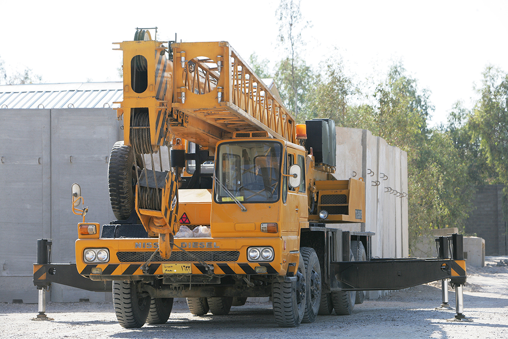 large truck crane for rent